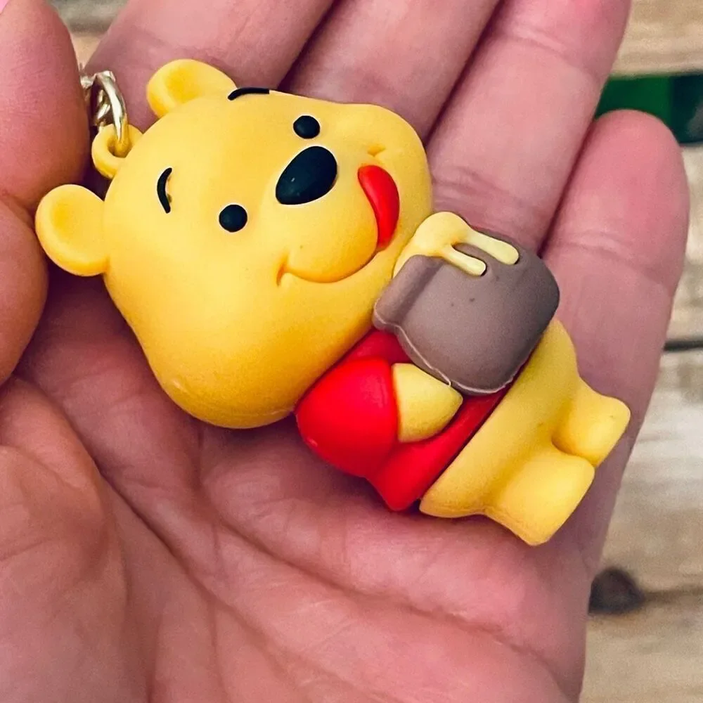NWT Disney Winnie the Pooh with honey pot Wristlet Key holder Keyring Keychain